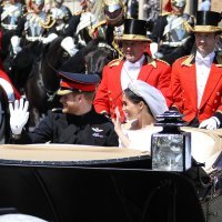 Princ Harry i Meghan Markle u kočiji se provozali po gradu