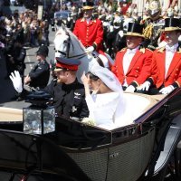 Princ Harry i Meghan Markle u kočiji se provozali po gradu