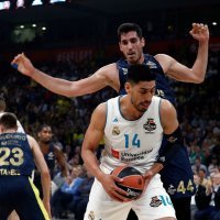 Real Madrid (Gustavo Ayon) - Fenerbahče (Ahmet Duverioglu)