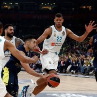 Real Madrid (Walter Tavares) - Fenerbahče (Kostas Sloukas)
