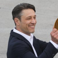 Niko Kovač pred prepunim trgom navijača podigao trofej njemačkog kupa