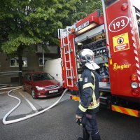 U Ružmarinskoj ulici 9 uslijed eksplozije na šestom katu zgrade izgorio je stan.