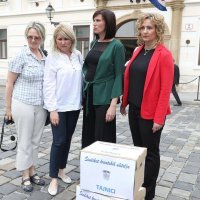 Konferencija za medije Sindikata hrvatskih učitelja ispred Banskih dvora