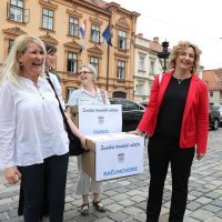 Konferencija za medije Sindikata hrvatskih učitelja ispred Banskih dvora