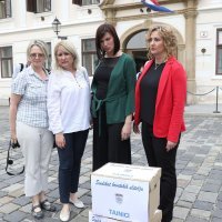 Konferencija za medije Sindikata hrvatskih učitelja ispred Banskih dvora