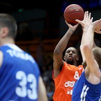 Demetrius Nichols protiv Cibone