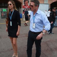 Hugh Grant i Anna Eberstein