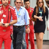 Hugh Grant i Anna Eberstein