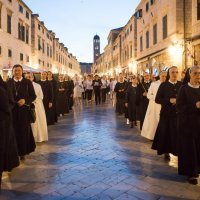 Procesija gradskim ulicama Dubrovnika  povodom Tijelova