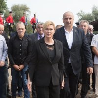 Predsjednica položila vijenac i zapalila svijeću na platou Kapelice Mira na Krunskoj utvrdi