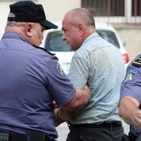 Priveden osumnjičeni vozač kombija s izbjeglicama na koji je pucala policija