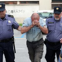 Priveden osumnjičeni vozač kombija s izbjeglicama na koji je pucala policija