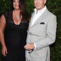 Pierce Brosnan i Keely Shaye Smith