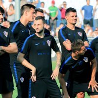 Dejan Lovren i suigrači