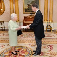 Kraljica Elizabeta i Igor Pokaz