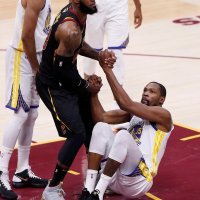 Golden State Warriors (Kevin Durant) - Cleveland Cavaliers (LeBron James)