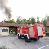 Vatrogasci se bore s velikim požarom u zgradi u Heinzelovoj ulici