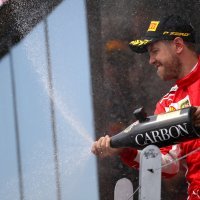 VN Kanade, Sebastian Vettel