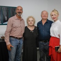 Danijela Martinović s roditeljima Ivankom i Ivanom te umjetnik Feđa Aaron Bučić