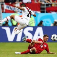 Edison Flores u duelu