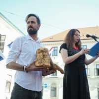 Zelena akcija je simbolično uručila ministru Ćoriću "nagradu" Zlatni panj