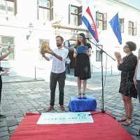 Zelena akcija je simbolično uručila ministru Ćoriću "nagradu" Zlatni panj