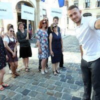 Zelena akcija je simbolično uručila ministru Ćoriću "nagradu" Zlatni panj