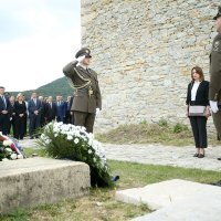 Državni vrh poklonio se na Oltaru domovine povodom Dana državnosti