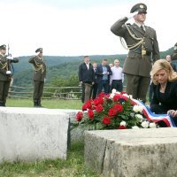 Državni vrh poklonio se na Oltaru domovine povodom Dana državnosti