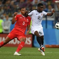 Manuel Akanji u duelu