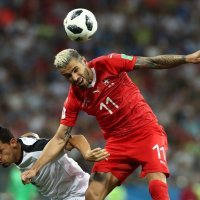 Valon Behrami u skoku