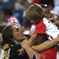 Luka Modrić sa sinom Ivanom i kćerkom Emom