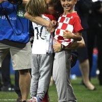 Luka Modrić sa sinom Ivanom i kćerkom Emom