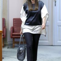 MOST-ovka Sanja Čikotić na sjednicu došla u plavo-bijeloj kombinaciji