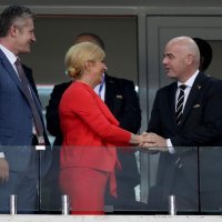 Predsjednica RH Grabar-Kitarović u loži sa Šukerom, Infantinom i Medvedevim