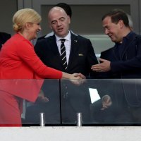 Predsjednica RH Grabar-Kitarović u loži sa Šukerom, Infantinom i Medvedevim