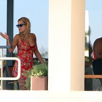 Pjevačica Rita Ora stigla je u Poreč gdje će nastupiti na Rise Up Festivalu