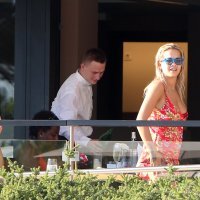 Pjevačica Rita Ora stigla je u Poreč gdje će nastupiti na Rise Up Festivalu