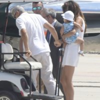 Ozlijeđeni George Clooney s obitelji napušta Sardiniju