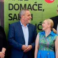 Andrej Plenković obišao manifestaciju Naše, domaće, sada i ubuduće