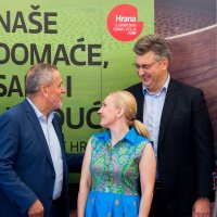 Andrej Plenković obišao manifestaciju Naše, domaće, sada i ubuduće