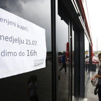 Dućani zatvaraju vrata