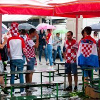 Navijači se okupljaju na Trgu bana Jelačića