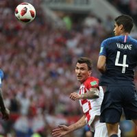 Francuska (Raphael Varane) - Hrvatska (Mario Mandžukić)