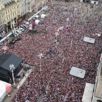 Trg bana Jelačića pun navijača