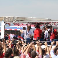 Vatreni u autobusima pozdravljaju navijače