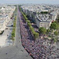 Doček francuske reprezentacije u Parizu