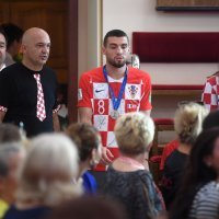 Župljani priredili svečani doček za hrvatskog reprezetativca Matea Kovačića