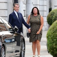 Pierce Brosnan i Keely Shaye Smith