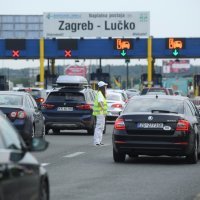 Pojačan promet na naplatnim kućicama Lučko